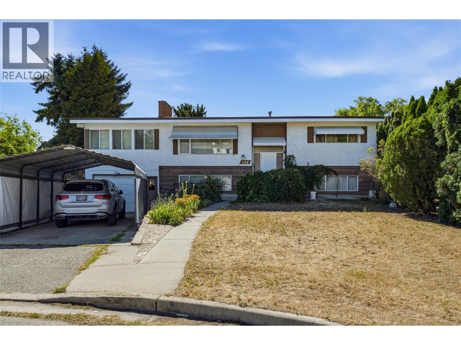 766 Coopland Crescent